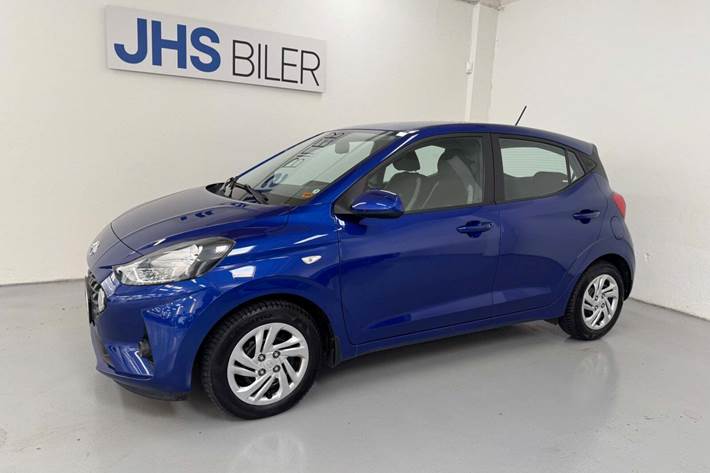 Blå Hyundai i10 fra 2021