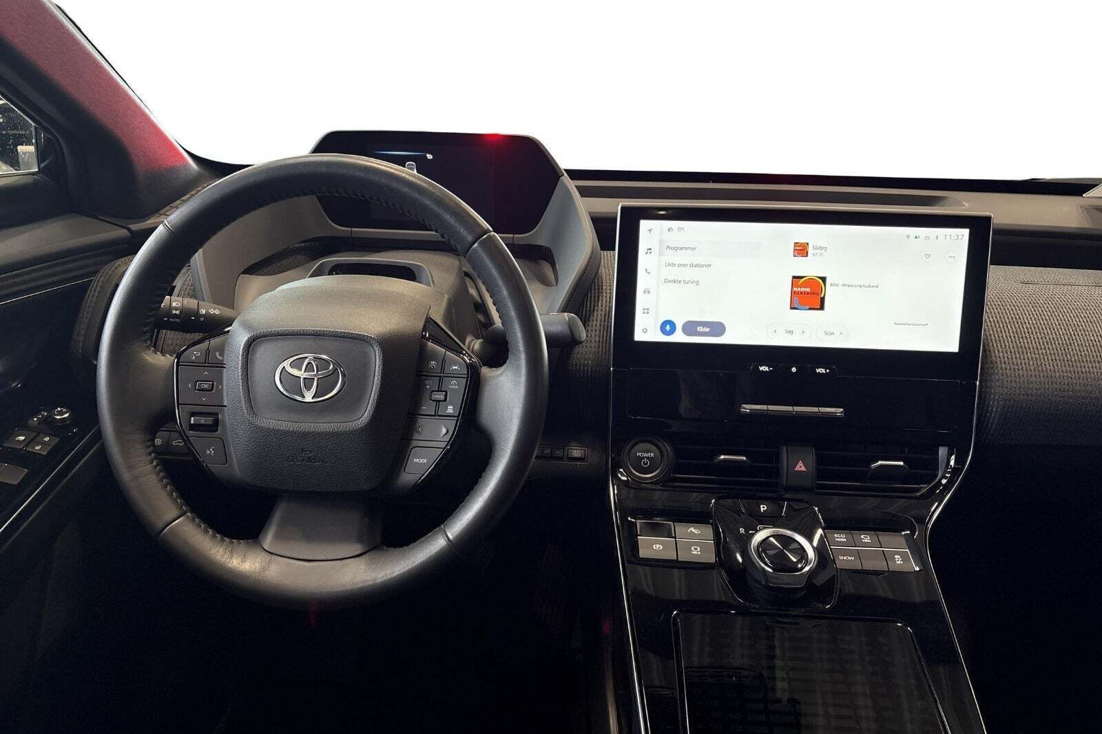 Sort Toyota BZ4X fra 2023