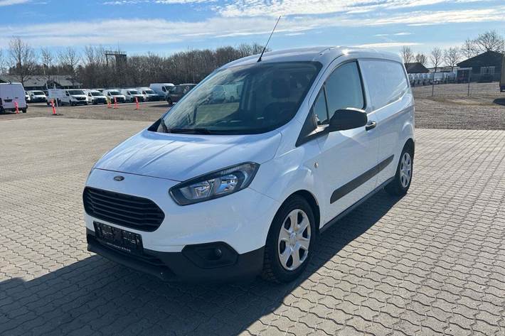Beige Ford Transit Courier fra 2020