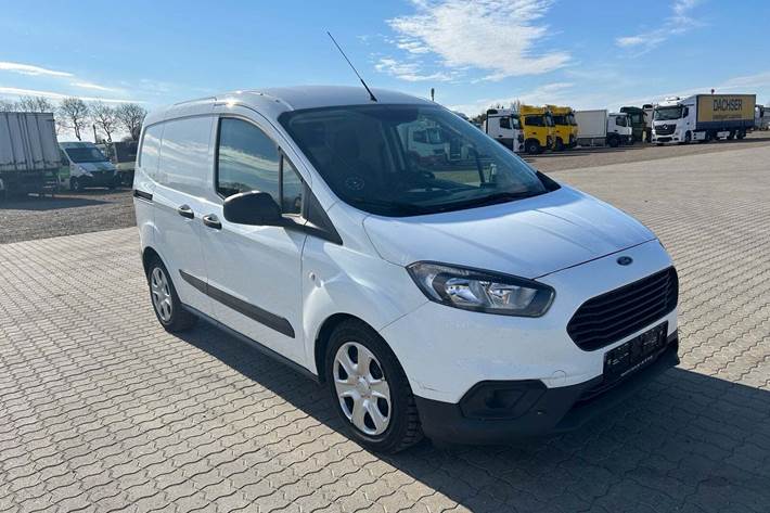 Beige Ford Transit Courier fra 2020