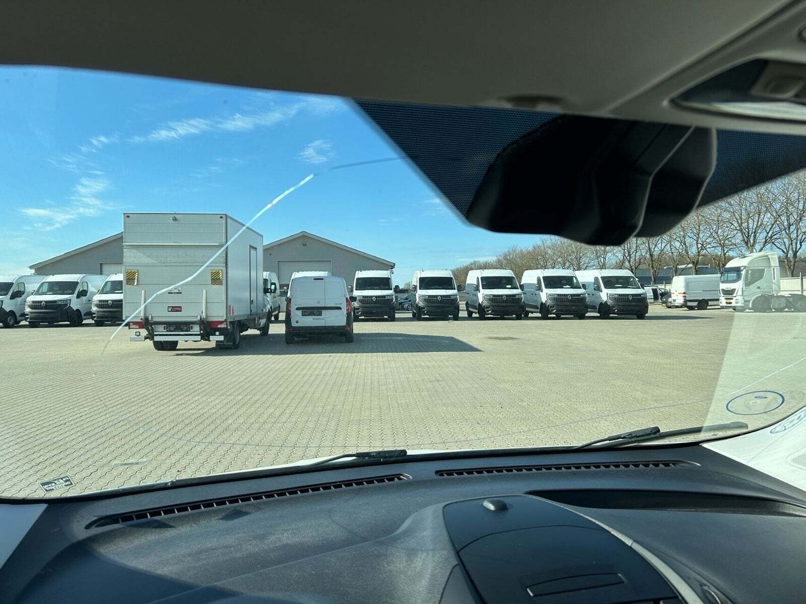 Beige Ford Transit Courier fra 2020