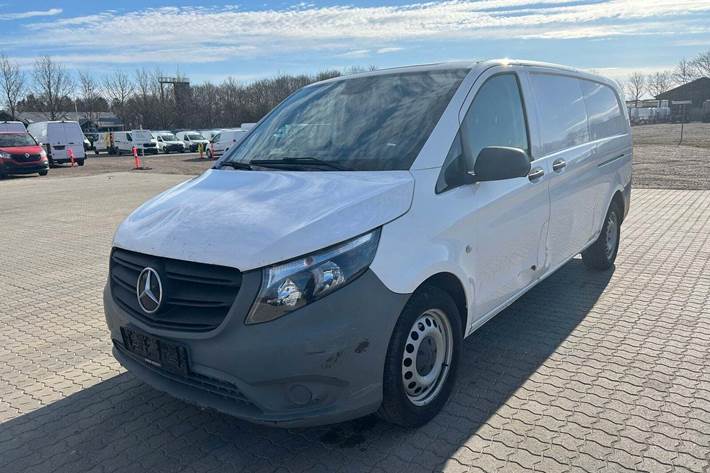 Hvid Mercedes Vito 114 fra 2021