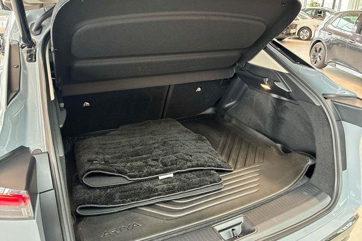 Grå Nissan Ariya fra 2022