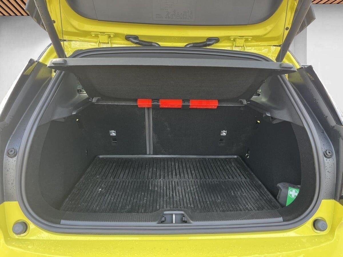 Gul Volvo EX30 fra 2025
