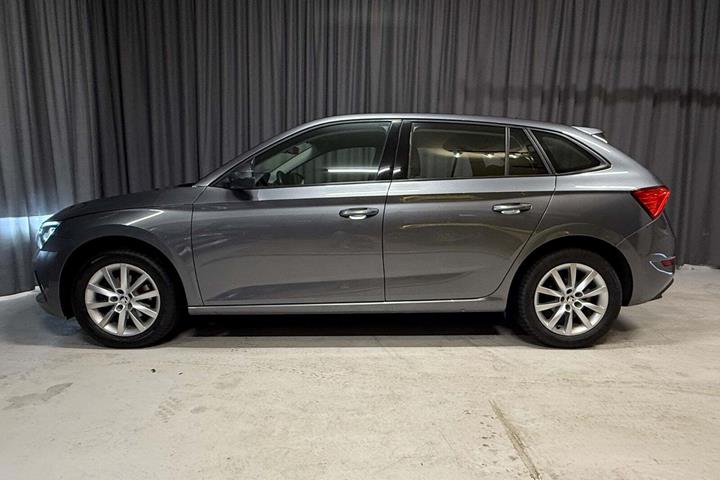 Grå Skoda Scala fra 2022