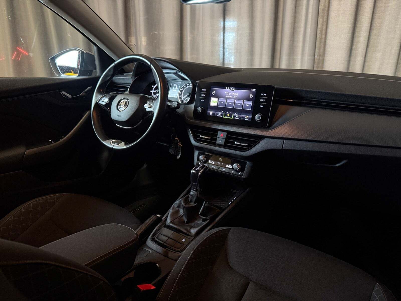 Grå Skoda Scala fra 2022