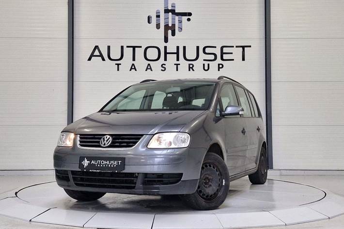 Brun VW Touran fra 2006