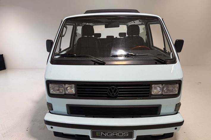 Blå VW Transporter fra 1986
