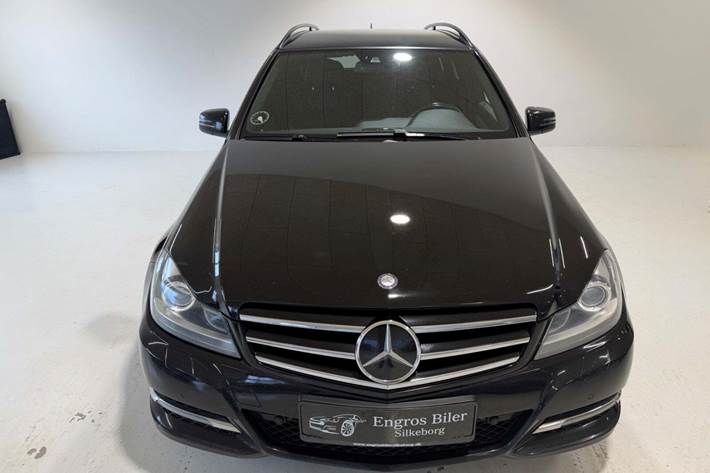 Sort Mercedes C220 fra 2013