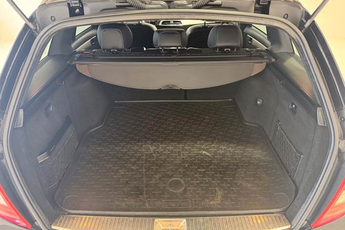 Sort Mercedes C220 fra 2013