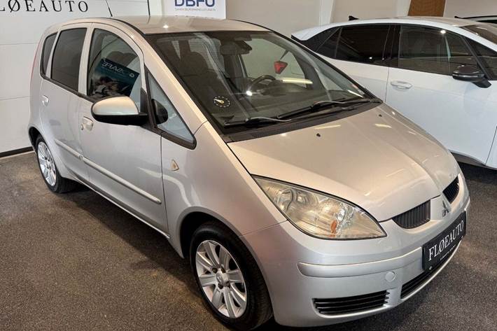 Sølv Mitsubishi Colt fra 2007