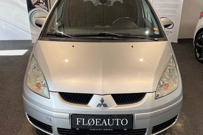 Sølv Mitsubishi Colt fra 2007