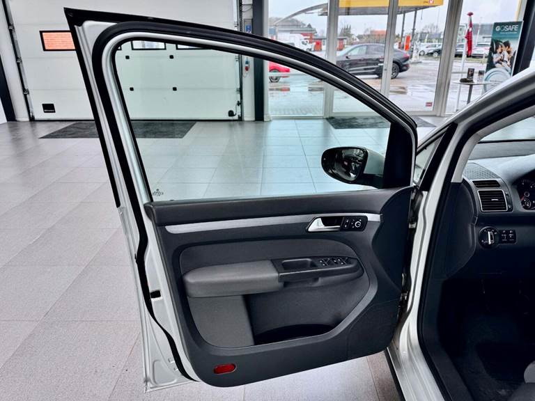 VW Touran 1,6 TDi 105 Comfortline BMT 7prs