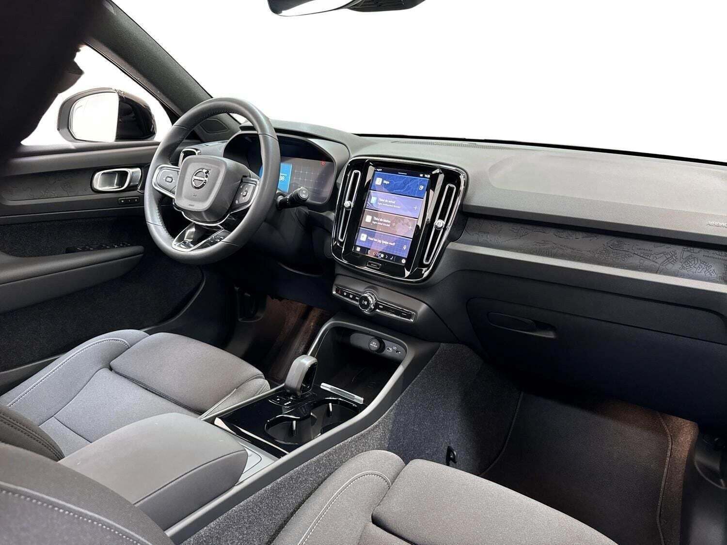 Sort Volvo XC40 fra 2023