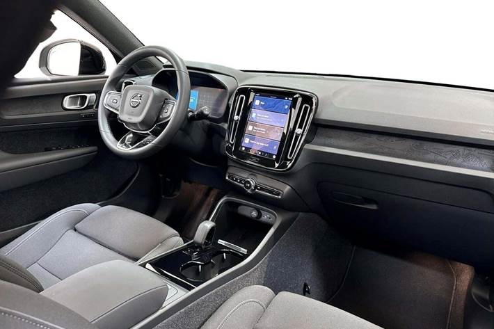 Sort Volvo XC40 fra 2023