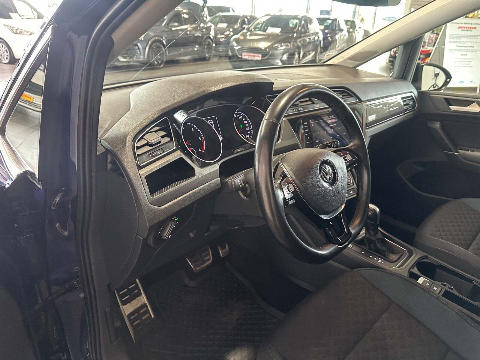 VW Touran 2,0 TDi 150 IQ.Drive DSG Van