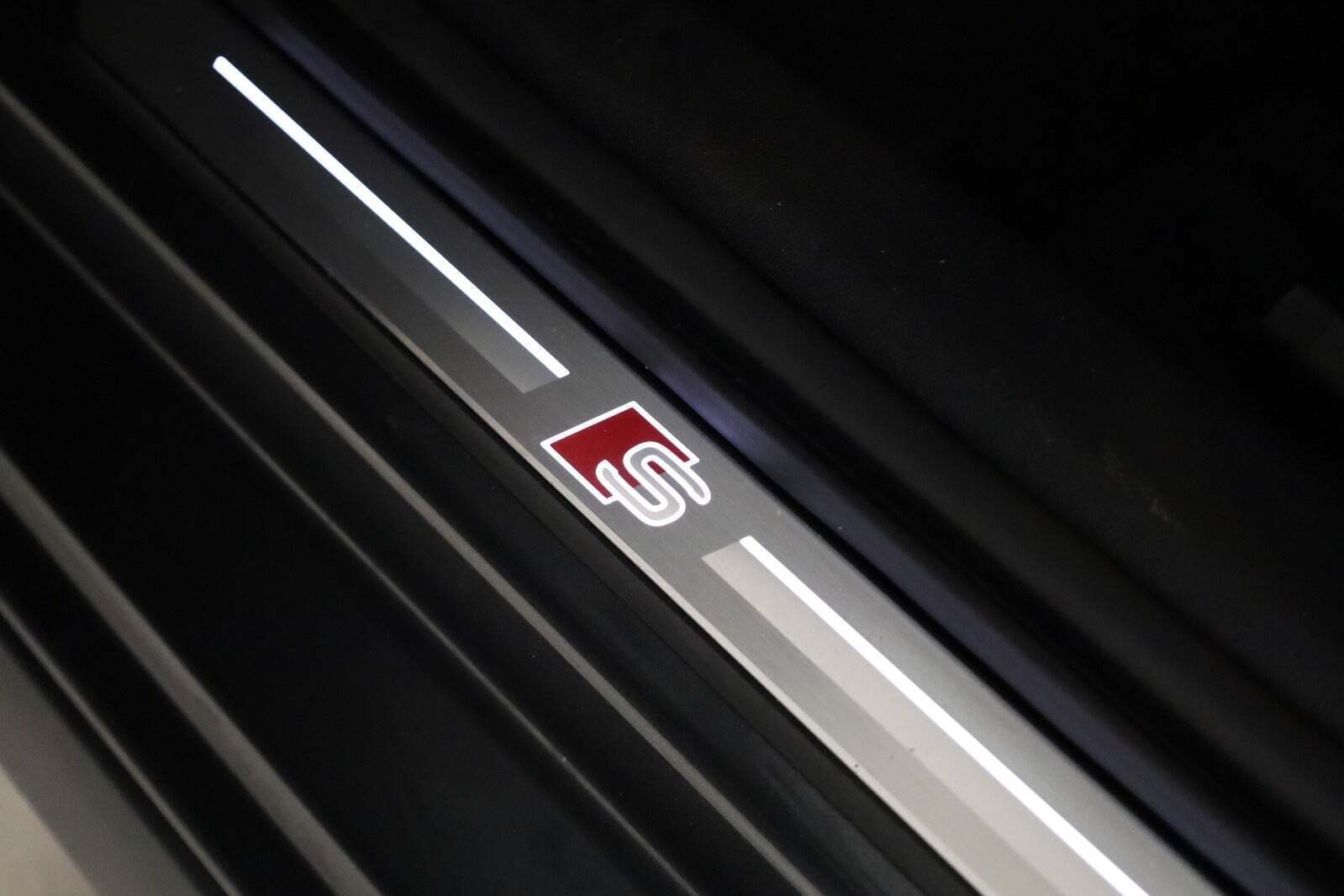 Sølv Audi A3 fra 2024