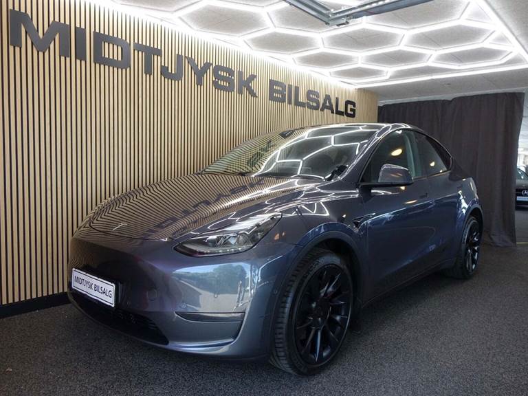 Tesla Model Y Long Range AWD