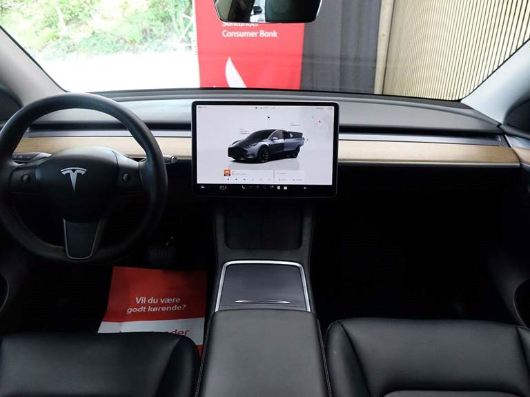 Tesla Model Y Long Range AWD