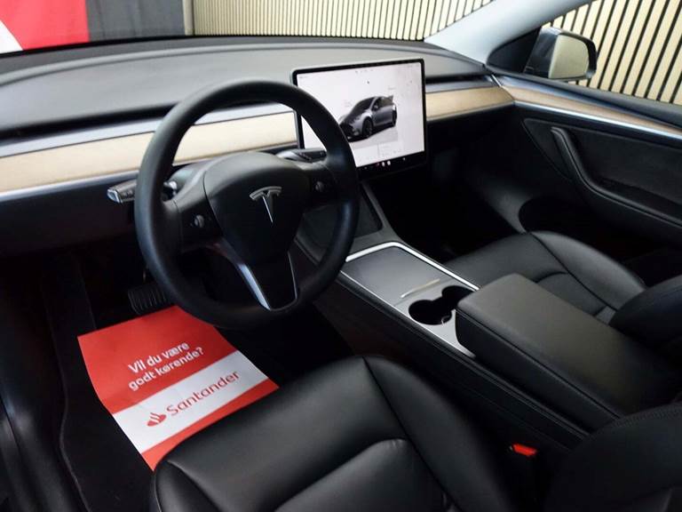 Tesla Model Y Long Range AWD