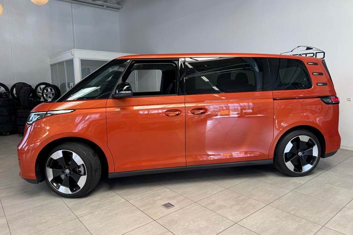 Orange VW ID.Buzz fra 2025