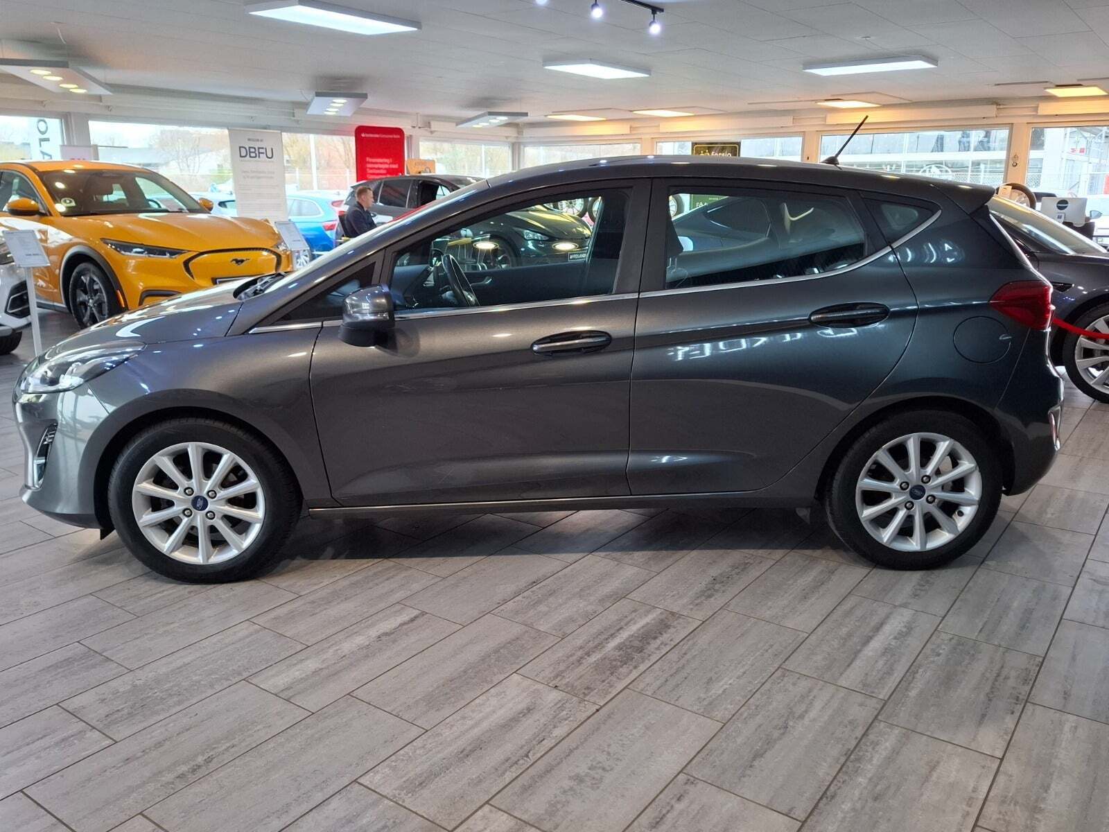 Grå Ford Fiesta fra 2018