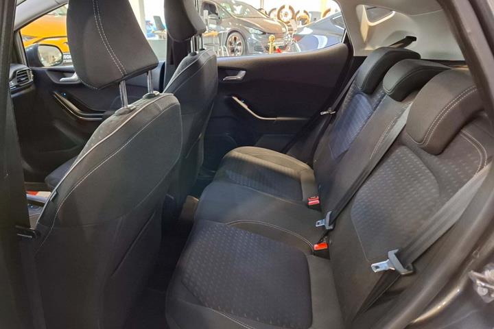 Grå Ford Fiesta fra 2018