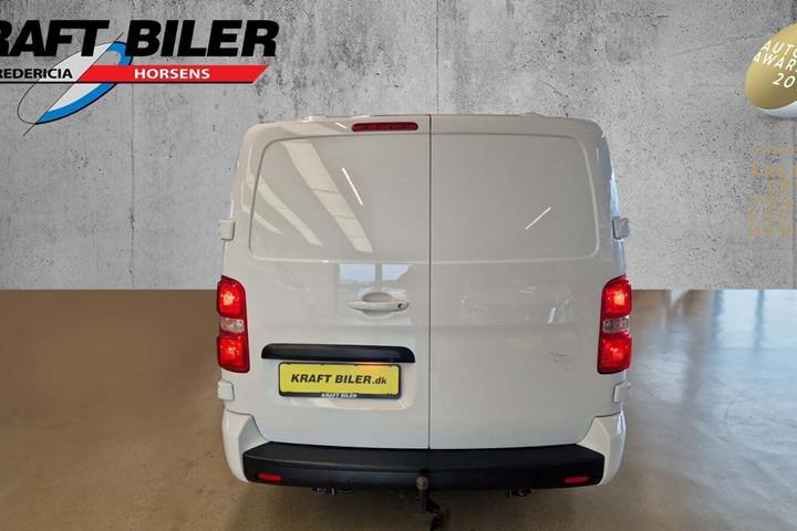 Hvid Citroën Jumpy fra 2024 set udefra