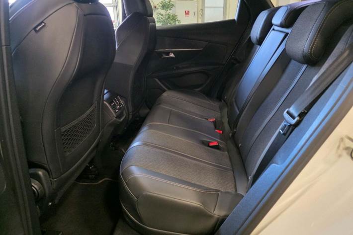 Hvid Peugeot 3008 fra 2020