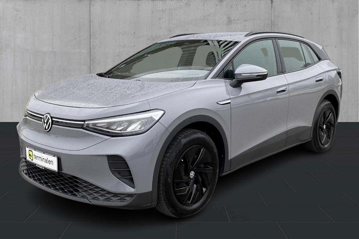 Grå VW ID.4 fra 2023 set udefra