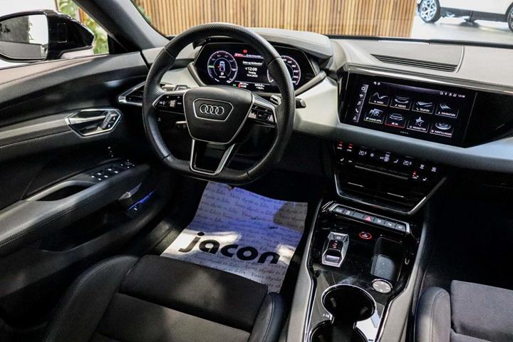 Grå Audi e-tron GT fra 2023