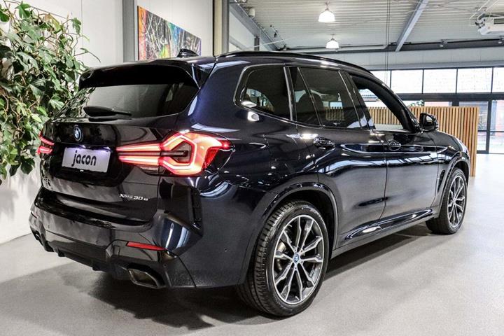 Sort BMW X3 fra 2023