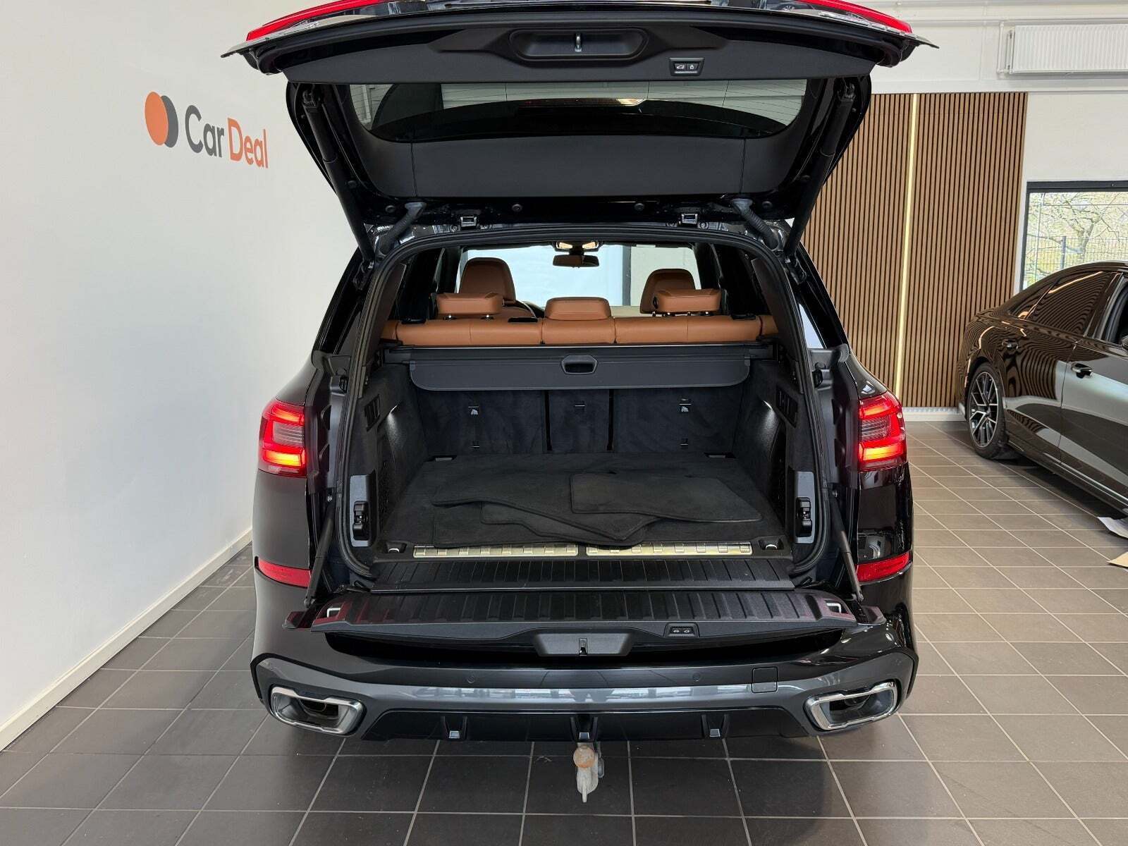 Sort BMW X5 fra 2021