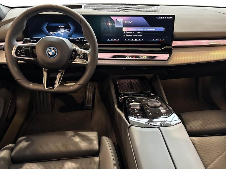 BMW i5 eDrive40 Touring EL Fully Charged 340HK Stc Aut.