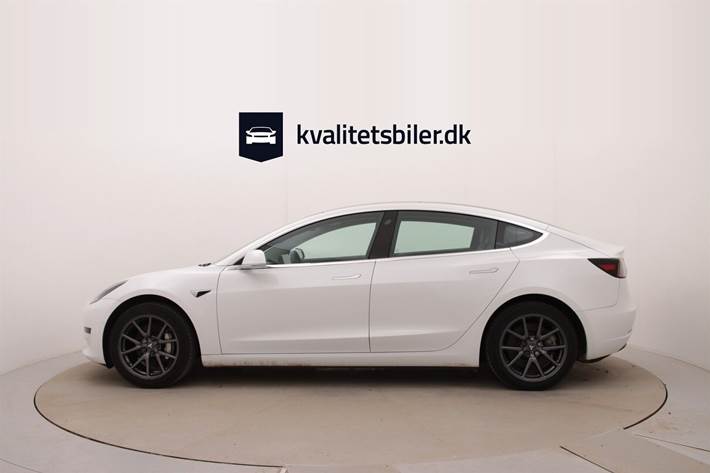 Hvid Tesla Model 3 fra 2019