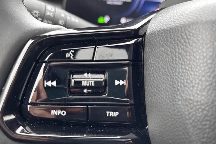 Grå Suzuki eVitara fra 2025