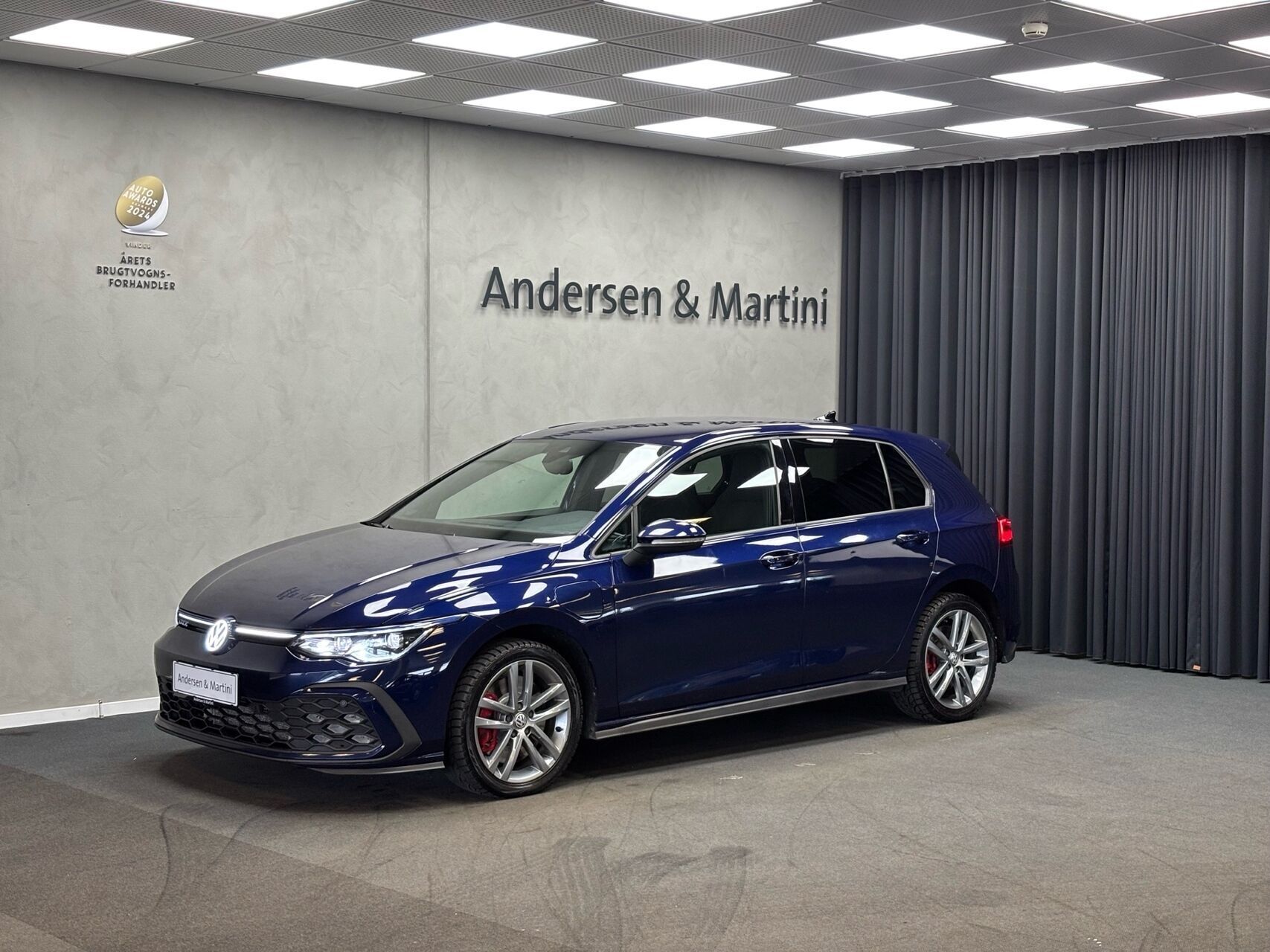 Blå VW Golf fra 2021