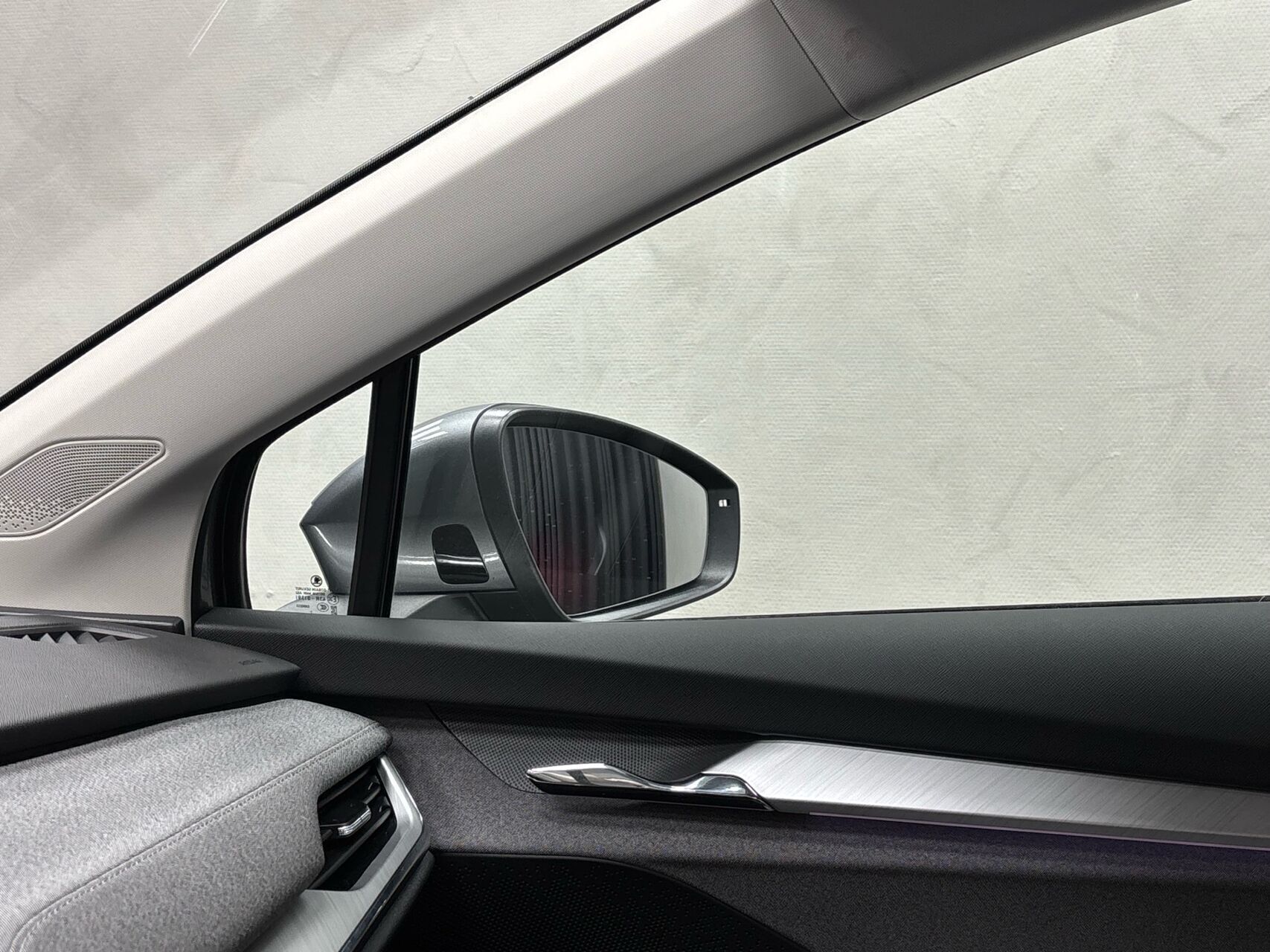 Grå Skoda Enyaq fra 2022