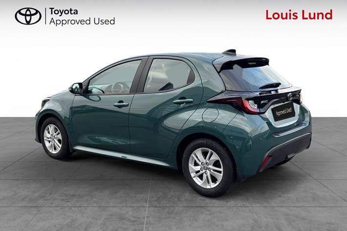 Grøn Toyota Yaris fra 2025