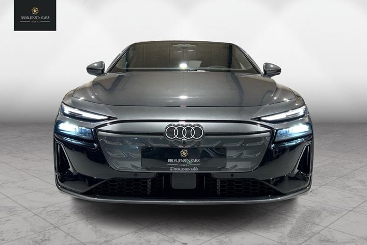 Grå Audi A6 fra 2025 set udefra