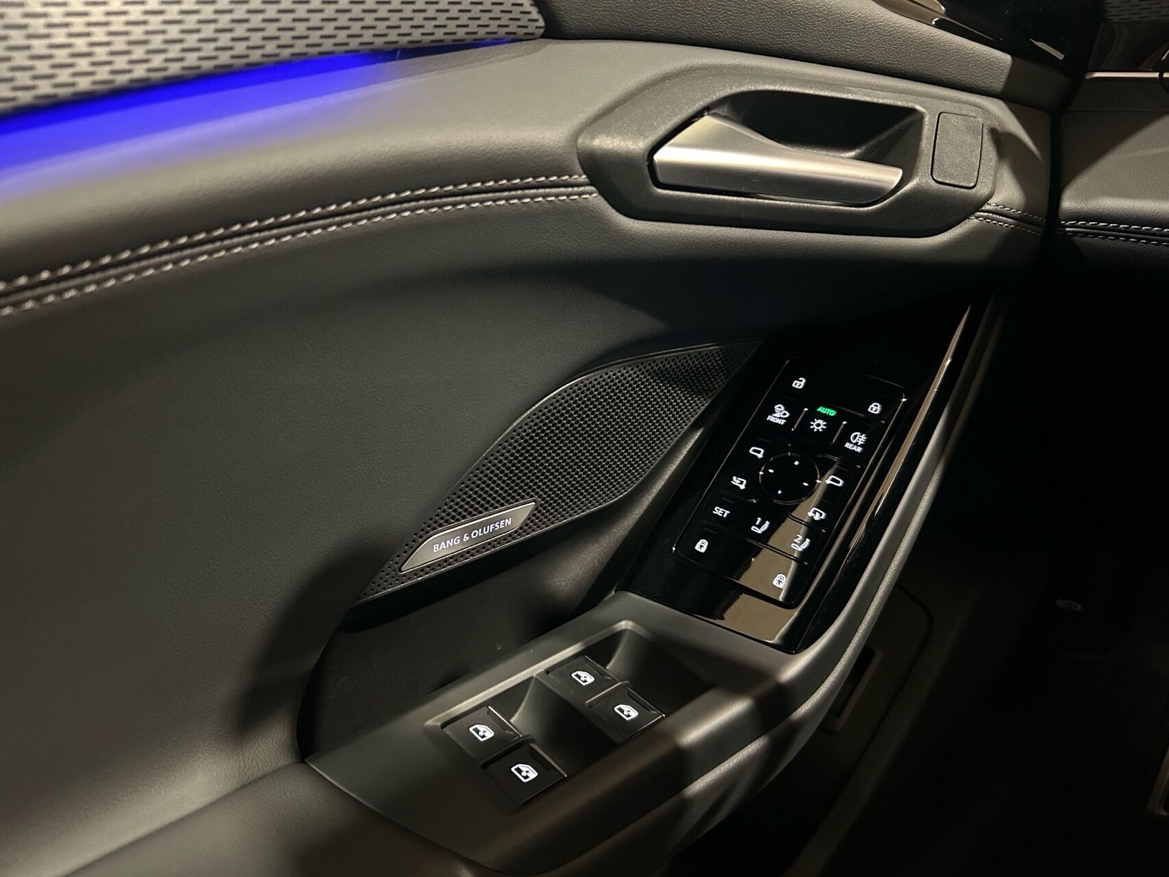 Grå Audi A6 fra 2025