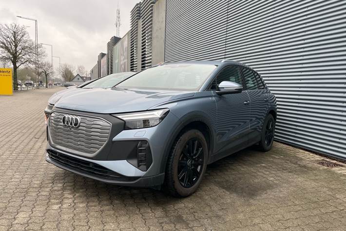 Grå Audi Q4 fra 2022