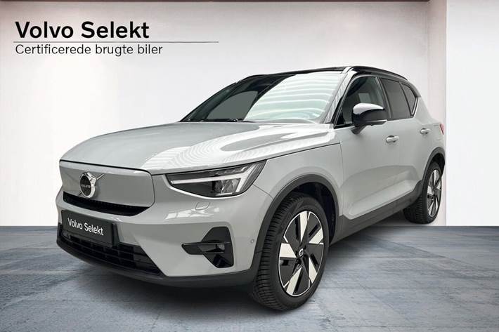Grå Volvo XC40 fra 2024