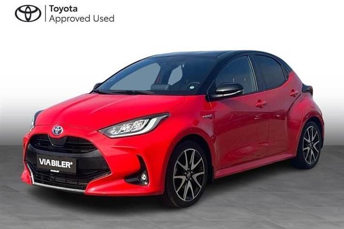 Rød Toyota Yaris fra 2020