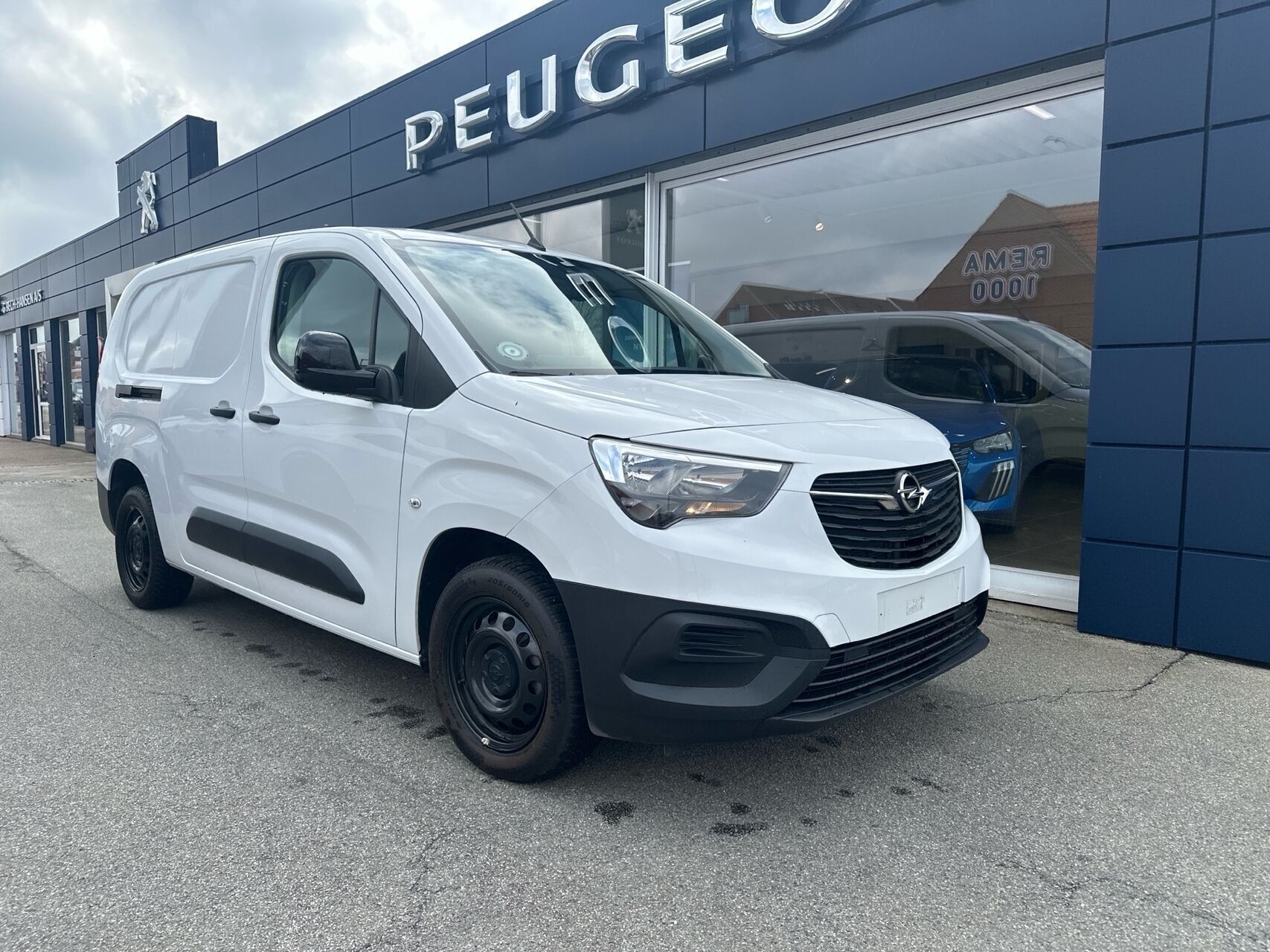 Hvid Opel Combo fra 2023