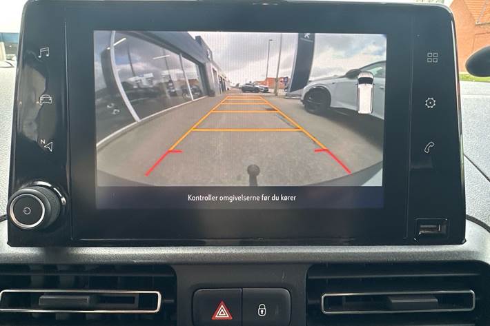 Hvid Opel Combo fra 2023