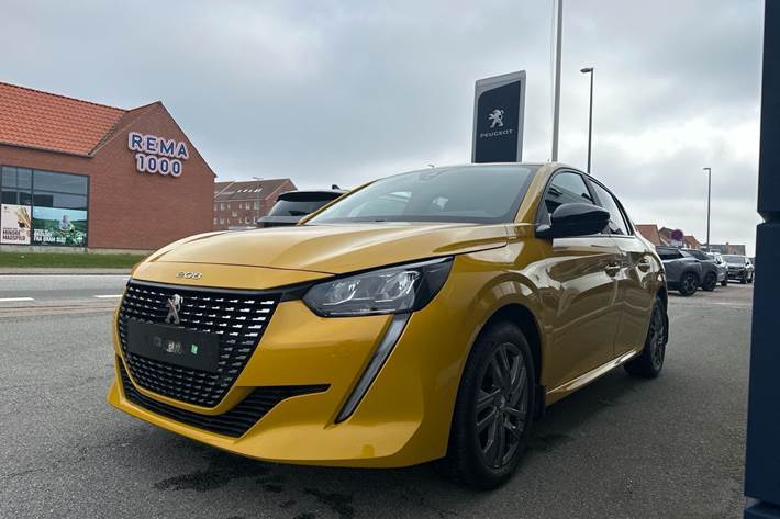 Gul Peugeot 208 fra 2022