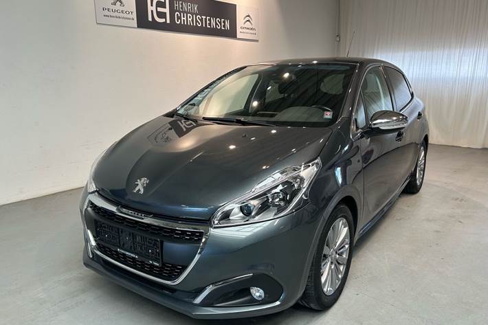 Grå Peugeot 208 fra 2016