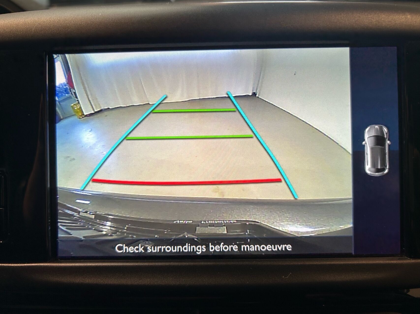 Grå Peugeot 208 fra 2016