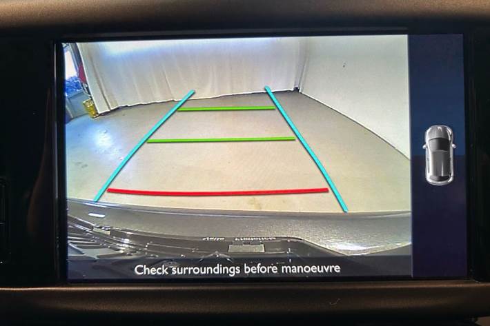 Grå Peugeot 208 fra 2016